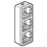 Трехместная монтажная коробка - 3 поста - вертикальная установка - Серый - Программа Plexo